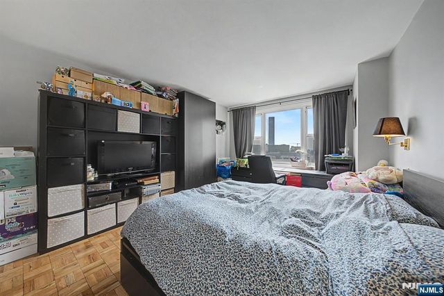 2000 Linwood Avenue 10R, Fort Lee, NJ 07024