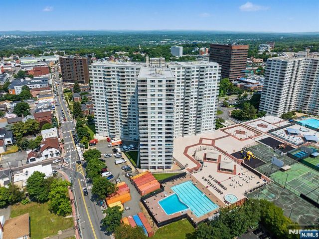 2000 Linwood Avenue 10R, Fort Lee, NJ 07024