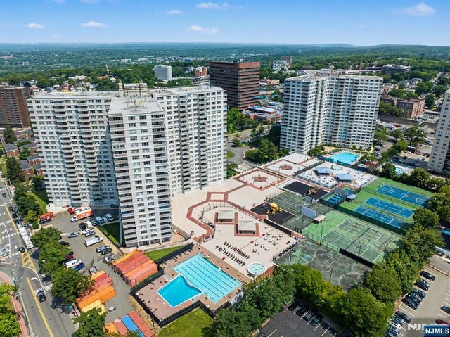 2000 Linwood Avenue 10R, Fort Lee, NJ 07024