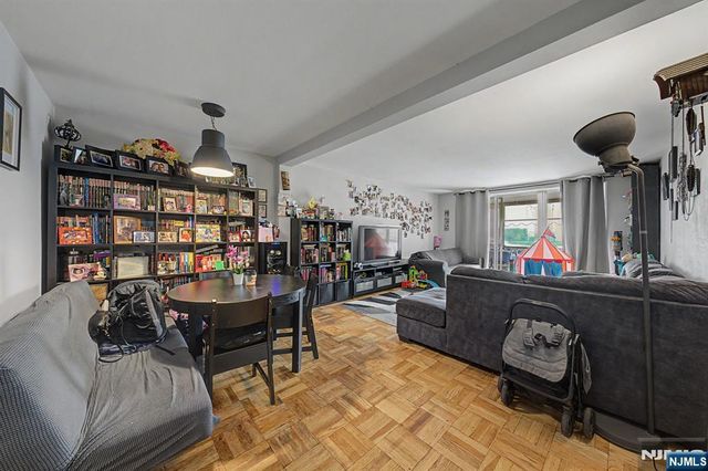 2000 Linwood Avenue 10R, Fort Lee, NJ 07024