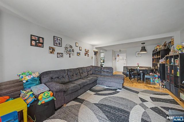 2000 Linwood Avenue 10R, Fort Lee, NJ 07024