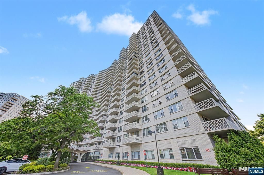 2000 Linwood Avenue 10R, Fort Lee, NJ 07024