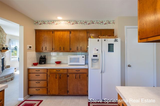 9861 Pierce Street, Zeeland, MI 49464