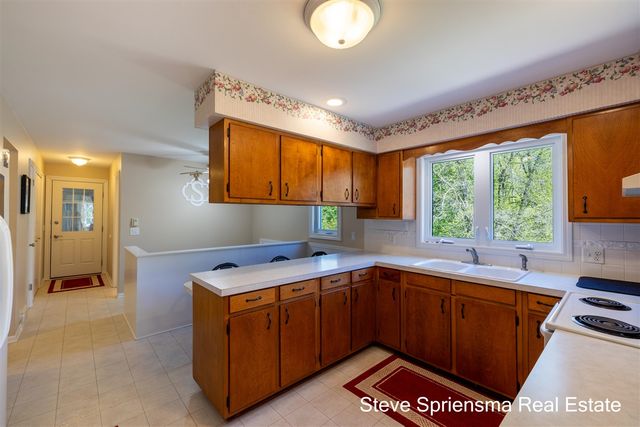 9861 Pierce Street, Zeeland, MI 49464