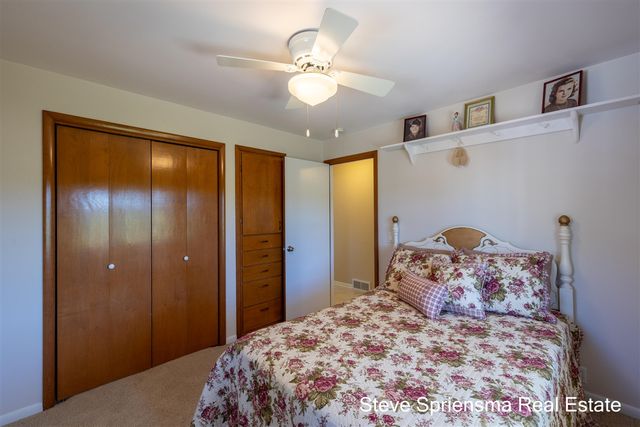 9861 Pierce Street, Zeeland, MI 49464