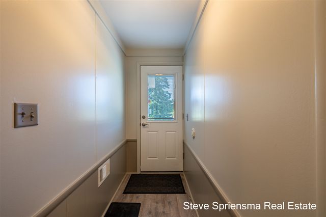 9861 Pierce Street, Zeeland, MI 49464
