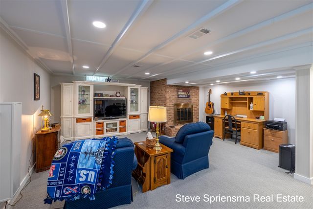 9861 Pierce Street, Zeeland, MI 49464