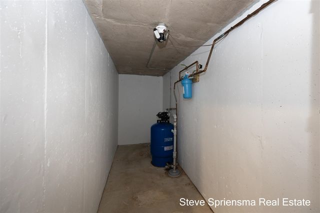 9861 Pierce Street, Zeeland, MI 49464