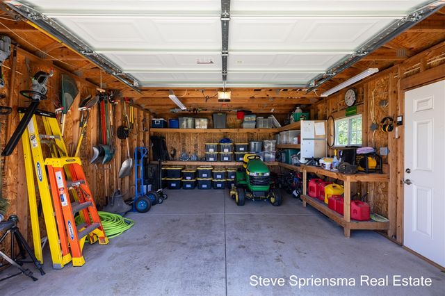 9861 Pierce Street, Zeeland, MI 49464