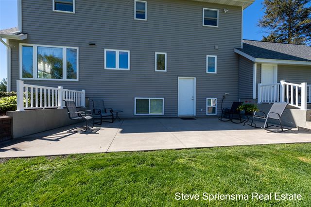 9861 Pierce Street, Zeeland, MI 49464