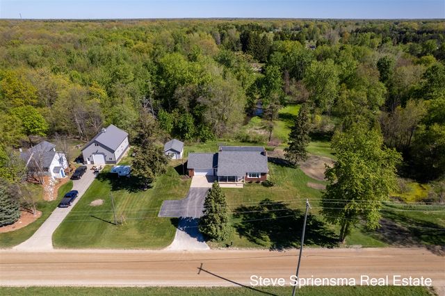 9861 Pierce Street, Zeeland, MI 49464