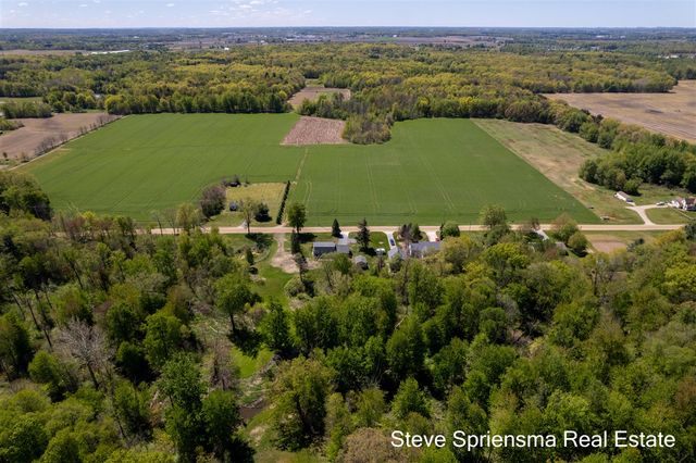 9861 Pierce Street, Zeeland, MI 49464