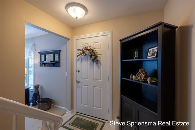 9861 Pierce Street, Zeeland, MI 49464