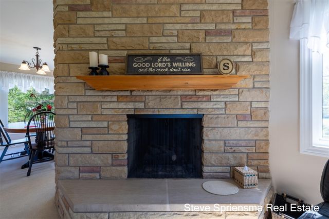 9861 Pierce Street, Zeeland, MI 49464