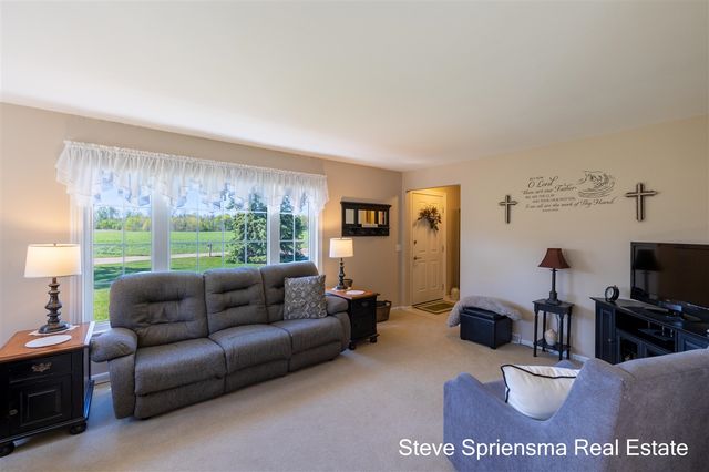 9861 Pierce Street, Zeeland, MI 49464