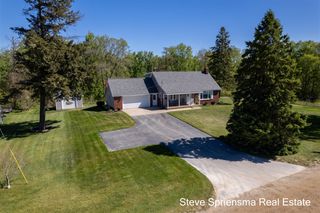 9861 Pierce Street, Zeeland, MI 49464