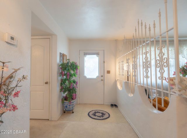 417 Manhattan Avenue, Daytona Beach, FL 32118