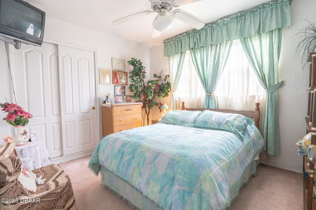 417 Manhattan Avenue, Daytona Beach, FL 32118