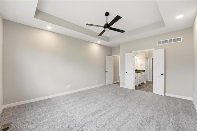 8216 NW 89th Terrace, Kansas City, MO 64153