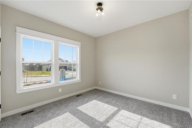 8216 NW 89th Terrace, Kansas City, MO 64153