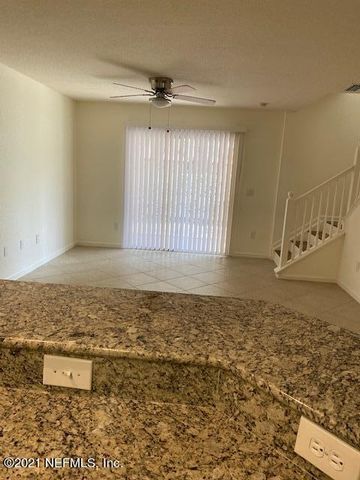 8550 ARGYLE BUSINESS Loop 1606, Jacksonville, FL 32244