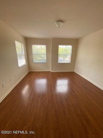 8550 ARGYLE BUSINESS Loop 1606, Jacksonville, FL 32244