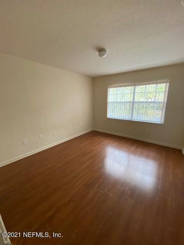 8550 ARGYLE BUSINESS Loop 1606, Jacksonville, FL 32244