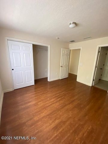 8550 ARGYLE BUSINESS Loop 1606, Jacksonville, FL 32244