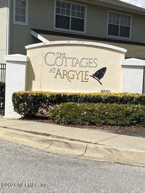 8550 ARGYLE BUSINESS Loop 1606, Jacksonville, FL 32244