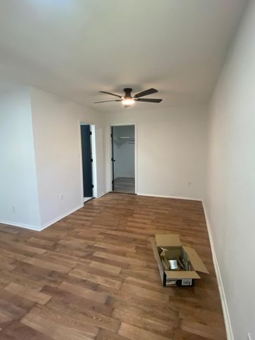 7911 Komalty Drive, Dallas, TX 75217