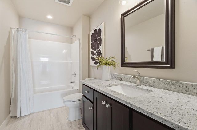 1617 FOUNDERS STREET, Neenah, WI 54956