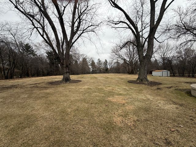 75 Ela Road, Inverness, IL 60067