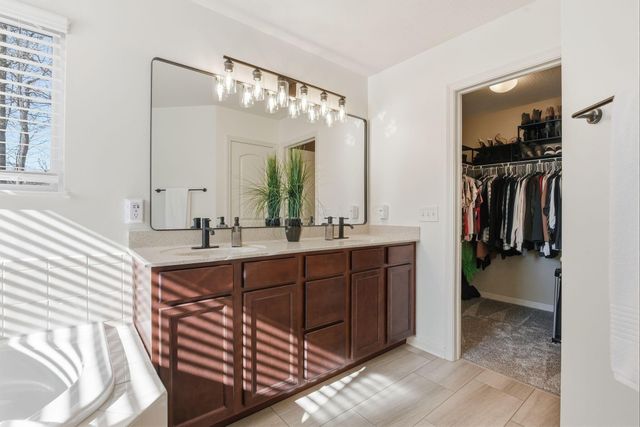 594 Raab Street, Pickerington, OH 43147