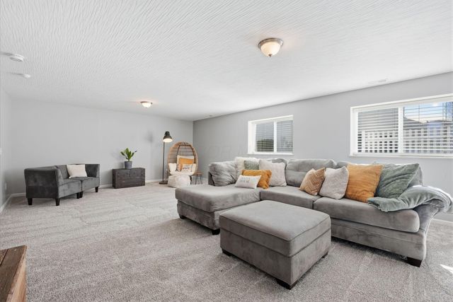 594 Raab Street, Pickerington, OH 43147