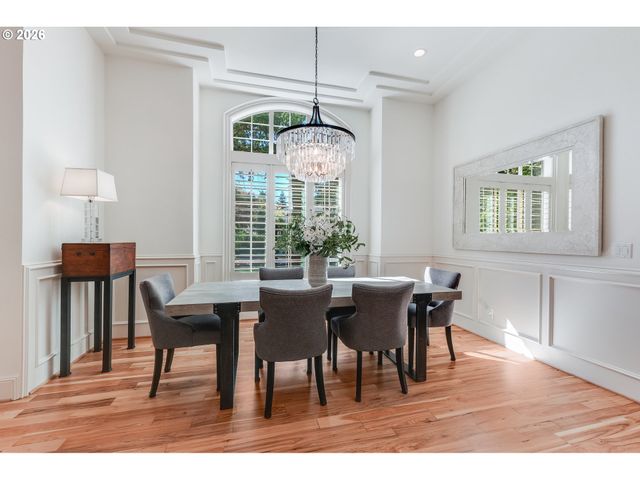 18108 PILKINGTON Rd, Lake Oswego, OR 97035