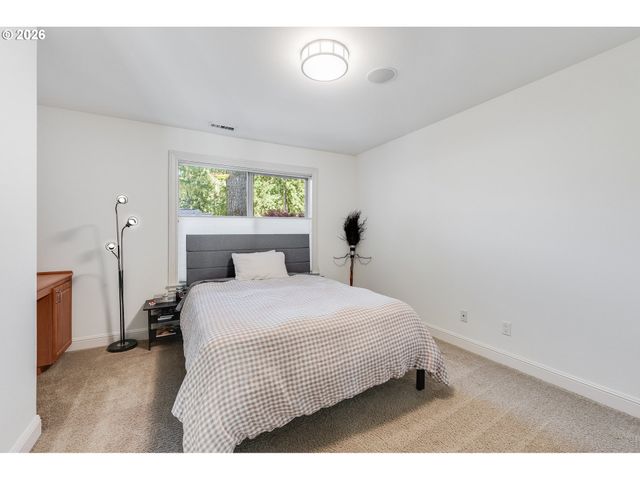 18108 PILKINGTON Rd, Lake Oswego, OR 97035