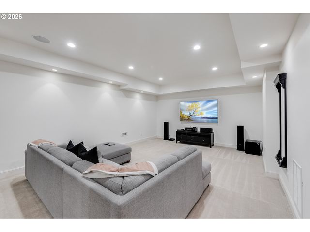 18108 PILKINGTON Rd, Lake Oswego, OR 97035