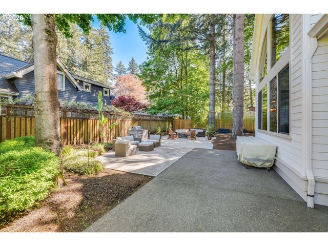 18108 PILKINGTON Rd, Lake Oswego, OR 97035