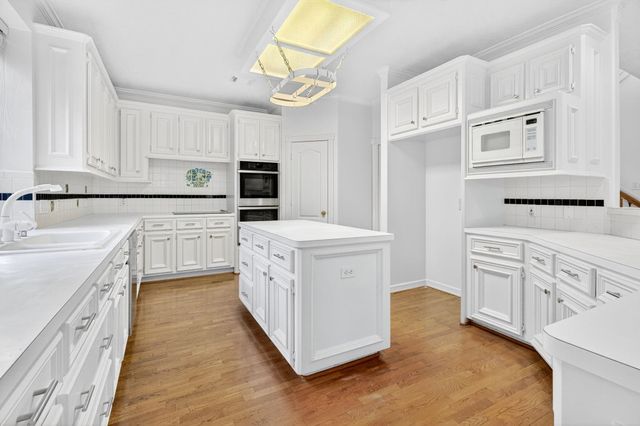 1022 Pinewood Lane, Seabrook, TX 77586