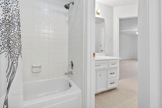 1022 Pinewood Lane, Seabrook, TX 77586