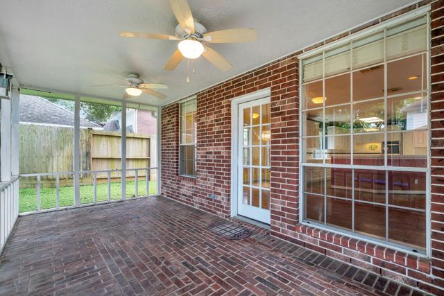1022 Pinewood Lane, Seabrook, TX 77586