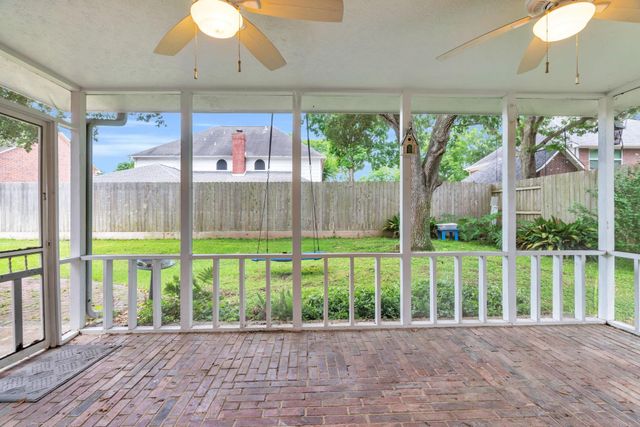 1022 Pinewood Lane, Seabrook, TX 77586