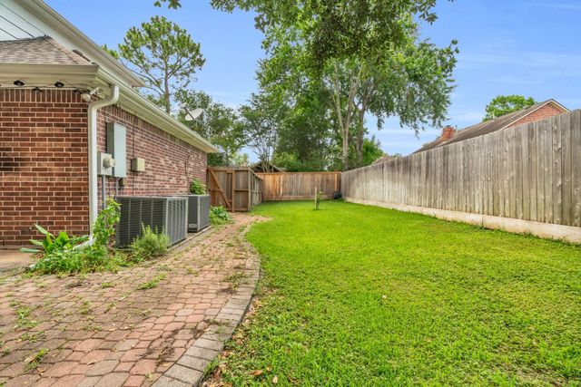 1022 Pinewood Lane, Seabrook, TX 77586