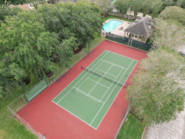 1022 Pinewood Lane, Seabrook, TX 77586