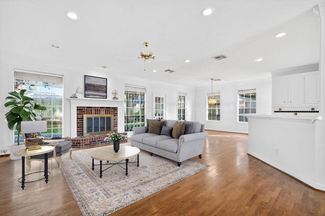 1022 Pinewood Lane, Seabrook, TX 77586