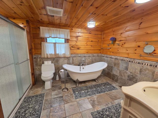 436 Lockehaven Road, Enfield, NH 03748