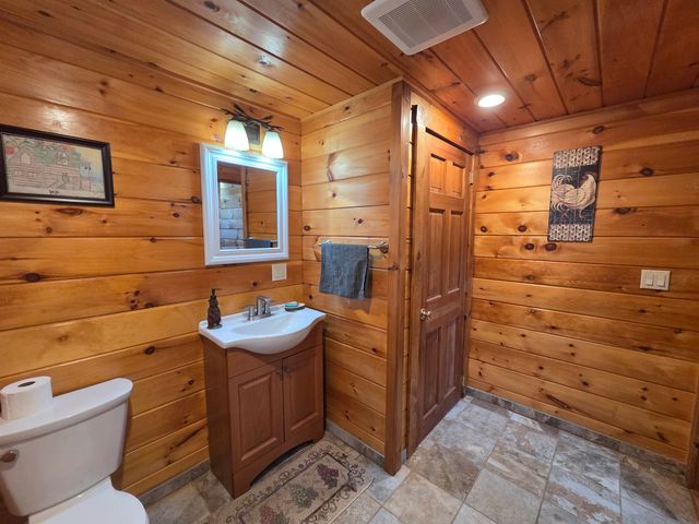 436 Lockehaven Road, Enfield, NH 03748