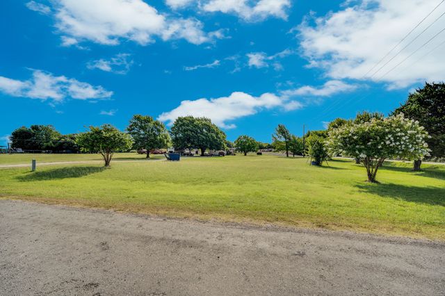 2040 Highridge Lane, Midlothian, TX 76065