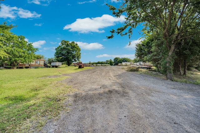 2040 Highridge Lane, Midlothian, TX 76065