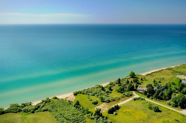 2121 Reigle Street, Manistee, MI 49660